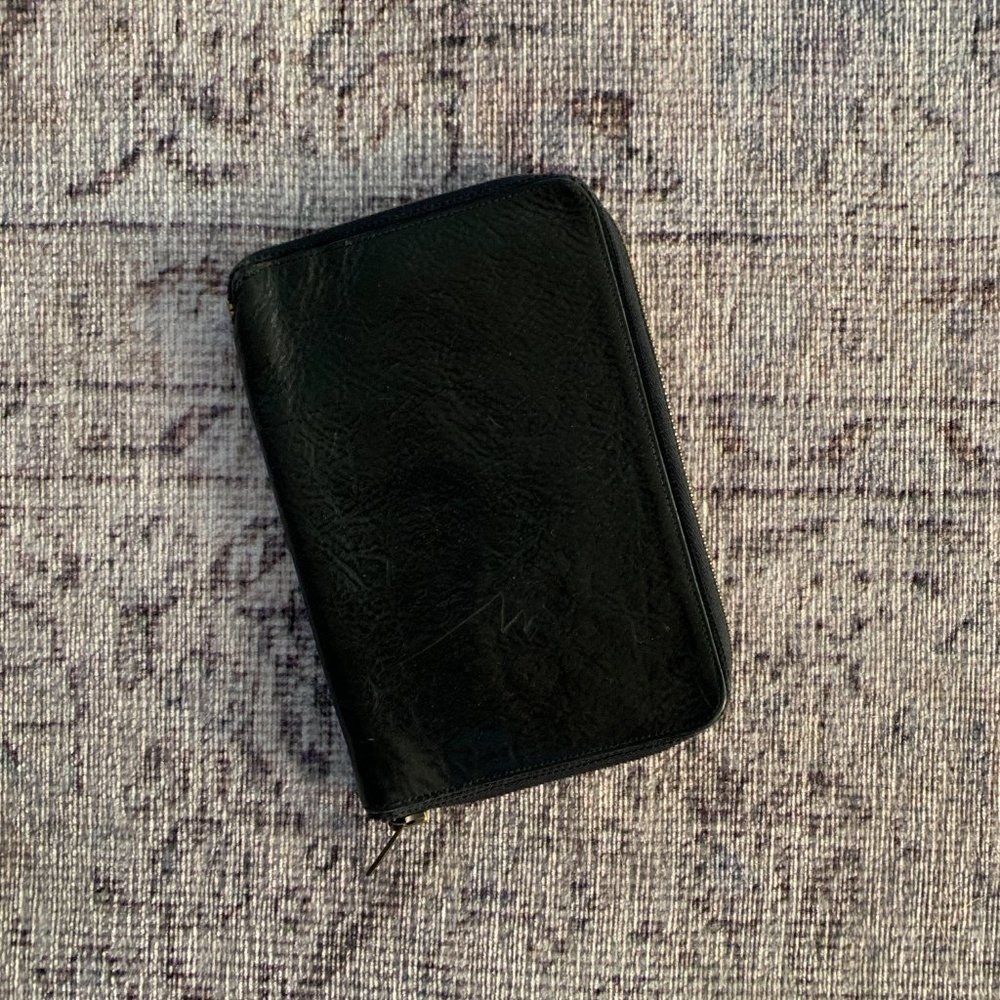 Banana Republic Leather Bi-Fold Zip Wallet - Black